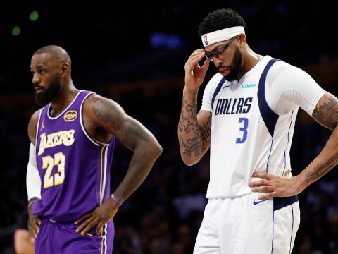 独行侠119-129湖人 浓眉复出12+5里夫斯东契奇合砍73分湖人力克独行侠