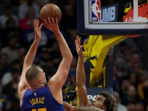 约基奇vs马刺集锦 全场拿下21+9+10准三双数据多次上演高难度秒传