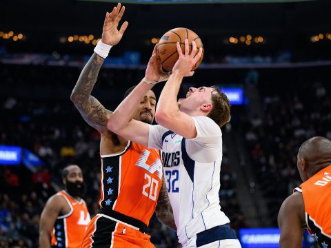 科林斯vs独行侠集锦 全场10中9拿到21分4板3帽攻防两端全面碾压