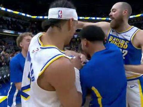 [西卡绝杀]绝杀！西卡面对包夹强行干拔中投 直接送走公牛！