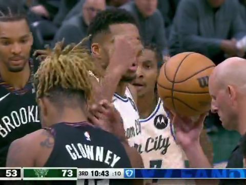 NBA常规赛：篮网vs雄鹿第3节中文解说回放