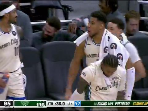 NBA常规赛：篮网vs雄鹿第4节英文原声回放