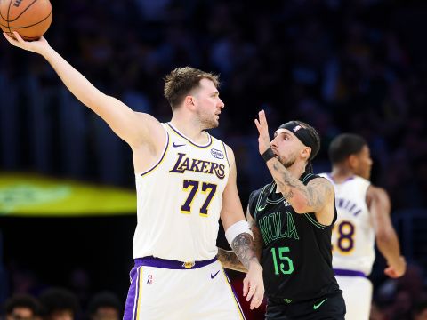 鹈鹕121-133湖人 东契奇里夫斯双双30+湖人豪取7连胜