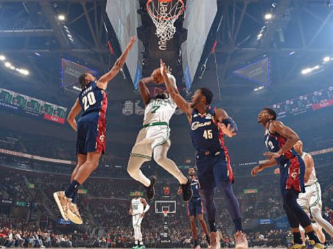 凯尔特人vs骑士精华回放 米切尔加兰末节疯狂追分莫布利绝杀失败