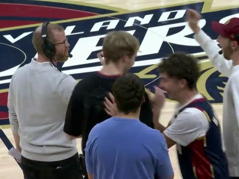 NBA常规赛：凯尔特人vs骑士第3节英文原声回放