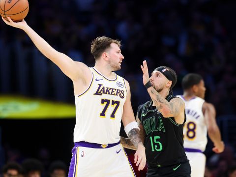 东契奇vs鹈鹕集锦 全场拿下34+12+7稳定发挥助湖人主场取胜