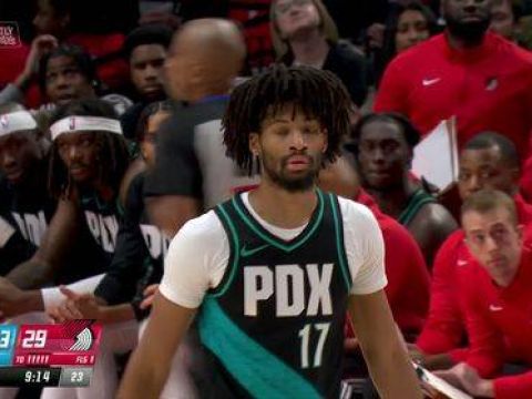 [杨瀚森掩护]杨瀚森高质量掩护为夏普挡出投篮空间，后者三分命中