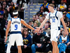 NBA常规赛录像回放完整版-独行侠vs掘金全场回放（12.2）浓眉32+13