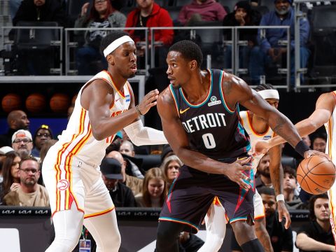 杜伦vs老鹰集锦 12投9中获得全队最高21+11