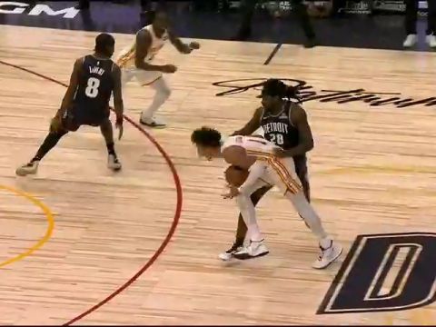 老鹰vs活塞第4节中文解说回放