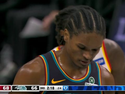 老鹰vs活塞第3节英文原声回放