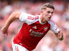 希曼：如果比赛是纯用中锋的打法的话我会选约克雷斯