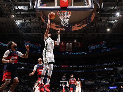 雄鹿126-129奇才 字母哥26+7麦科勒姆致命三分