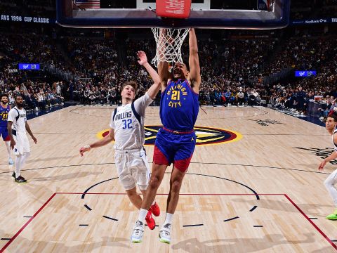 琼斯vs独行侠集锦 15投11中轰下28+5生涯新高