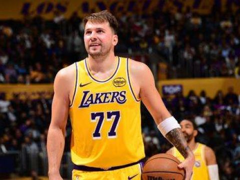 [东契奇集锦]9个失误&正负值-25！东契奇全场26中15得到38分11篮板5助攻！