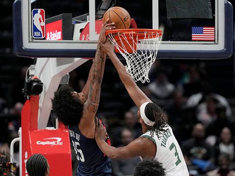 巴格利vs雄鹿集锦 全场22+9上演隔扣特纳好戏