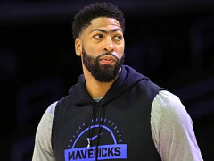 戴维斯只为独行侠出战16场，就已经得到达成300+分+150+板队史最快