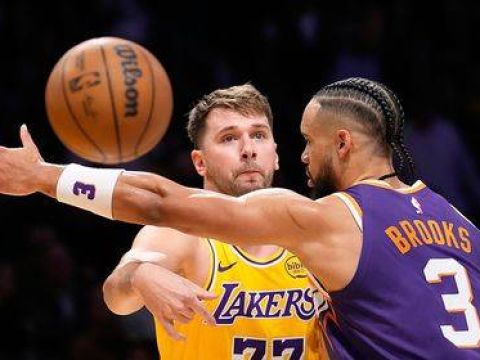 [腾讯全场集锦]🏀太阳终结湖人7连胜 狄龙33分 詹姆斯惊险上双 东契奇9失误