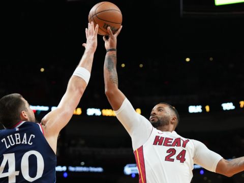 快船123-140热火 鲍威尔30分小卡36+7难救主热火主场轻取快船