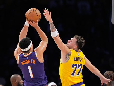 太阳vs湖人精华回放 东契奇空砍38+11+5狄龙33分携手吉莱斯皮8记三分终结对手7连胜