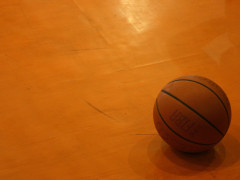 曾凡博登韩媒热搜！就这实力还想打NBA？场均1+0.5连张镇麟都不如