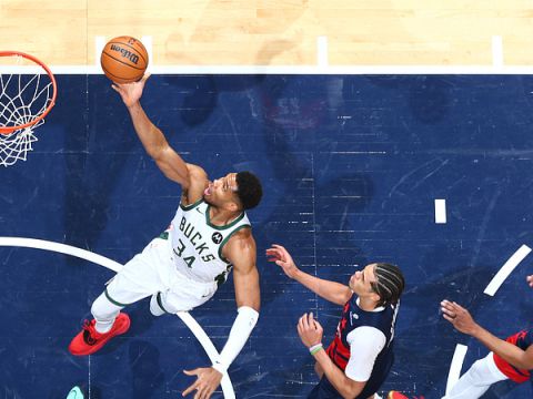 字母哥vs奇才集锦 拿下26+7连中关键球也是杯水车薪