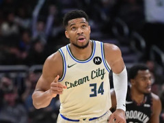 近11场比赛输掉9场！美记：为安抚核心字母哥，雄鹿将在交易市场转型为买家进行阵容补强