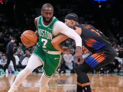 布朗vs尼克斯集锦 狂轰42+4+4本赛季出战21场已经3次砍下40+