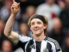 纽卡点球引发争议，费迪南德：裁判应该为此感到羞耻