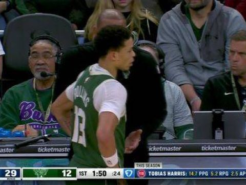 [哈里斯个人集锦]哈里斯vs雄鹿轻取20+5集锦