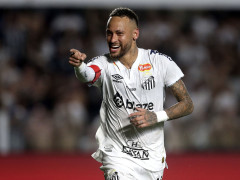 内马尔时隔3年再次帽子戏法！