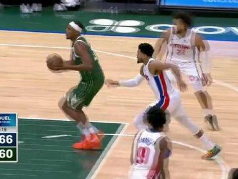 [特纳战斧隔扣] 太猛了！特纳突破拉弓战斧单臂隔扣斯图尔特