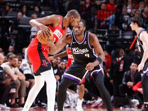 国王95-121火箭 申京杜兰特合砍52分火箭三核发力轻取国王