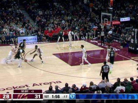 [杨瀚森罚球]得分进账！杨瀚森拼抢篮板博得犯规 随后两罚全中