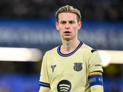 记者：巴萨队长德容已经退烧，球员已回到训练基地训练