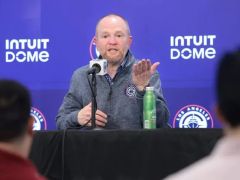 快船官方详解与保罗分手：双方会面持续3小时 根本原因在于阵容适配