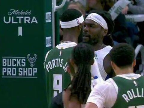 [冲突] 血花兄弟PK弑君者！斯图尔特与波蒂斯摩擦 后者挥拳被驱逐