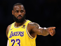 用1297场上双纪录换胜利！詹皇传绝杀助攻无愧GOAT 湖蜜直言太心疼