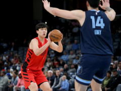 美记：杨瀚森还没有具备征战NBA的实力，球队的伤病迫使杨瀚森承担了远超自身能力范畴的任务