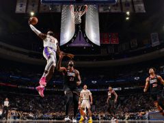 詹姆斯29+7戴上皇冠！东契奇复出31+三双湖人逆转76人 马克西28+9