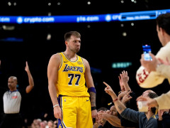 东契奇职业生涯第49次单场拿到30+三双，超越约基奇与威少成为NBA历史第二位