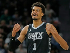 马刺主帅：球队正常考虑是否让文班亚马在NBA杯四分之一决赛对阵湖人的比赛中复出