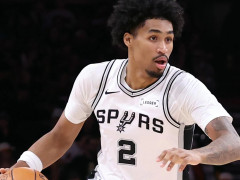 本赛季哈珀出战时间25分钟以上时场均可以贡献16.5分5板5.8助，马刺取得4胜0负