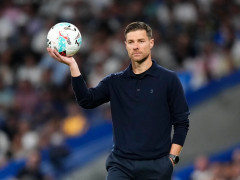 马卡记者：阿隆索与队内球员关系紧张