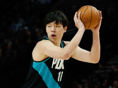 美记：杨瀚森还没到每场获得9到10分钟的出场时间的水准，如果明年能进常规轮换就很不错