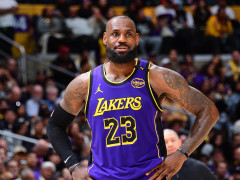 湖人面对胜率低于50%的球队时取得11胜1负，但在面对胜率50%以上的球队时仅取得6胜6负