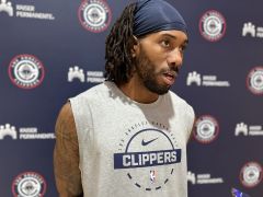 莱昂纳德回应保罗离队：这件事跟我毫无关系 他向来是十分配合的队友