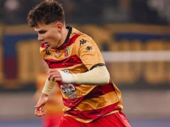 来自波兰的17岁边锋球员皮图谢夫斯基正在被拜仁球探所观察