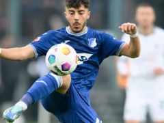 德天空：托乌姆库接近加盟荷尔斯泰因基尔球队，球员是以租借的形式加盟