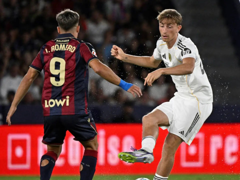 西甲第19轮：莱万特VS西班牙人比分预测，西班牙人势头遭到巴萨终结